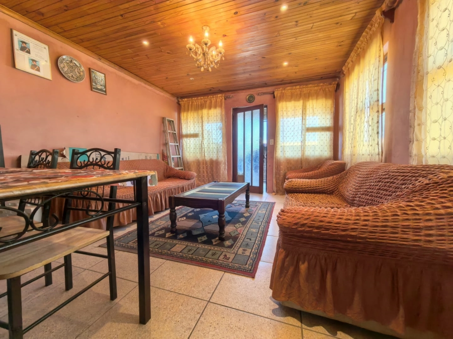 2 Bedroom Property for Sale in Lavender Hill Western Cape